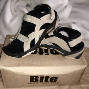 Bite Orthosport Women's X-Golf Sandal,Almond/Black, Size 9